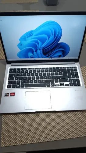 Notebook Asus vivobook semi-novo