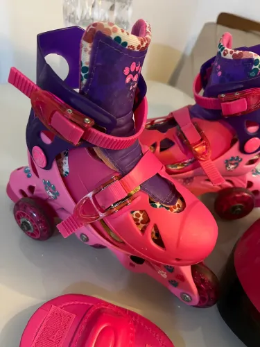 Patins infantil menina ajustável do 29 ao 32.