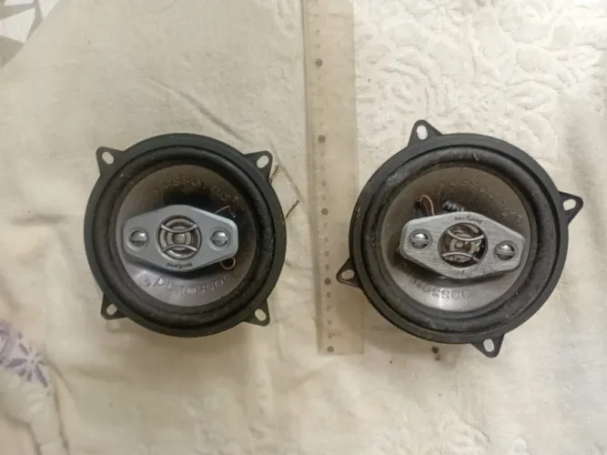 R$60 Par de Auto-falantes Automotivo.