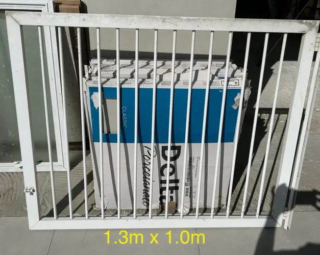 Portão de aluminio para corredor usado