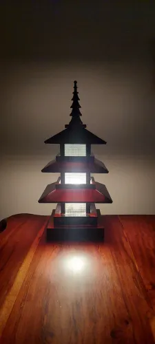 Antiga luminária de mesa japonesa