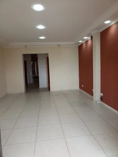 Sala de 200 metros proxima Linha Verde