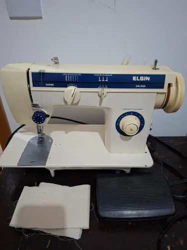 Vendo máquina de costura zig-zag 
