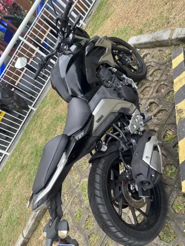 Yamaha FZ250 com apenas 1381km rodados!! Praticamente sem uso!!!
