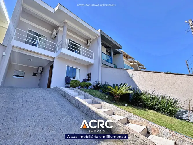 ACRC Imóveis - CA03496 - Sobrado a Venda no Bairro Fortaleza Alta em Blumenau