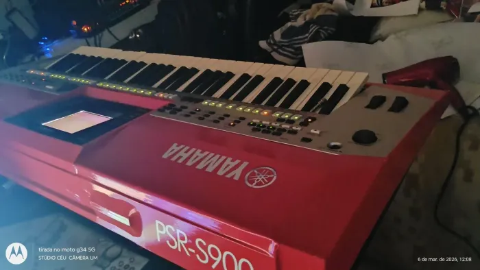 TECLADO YAMAHA PSR S900