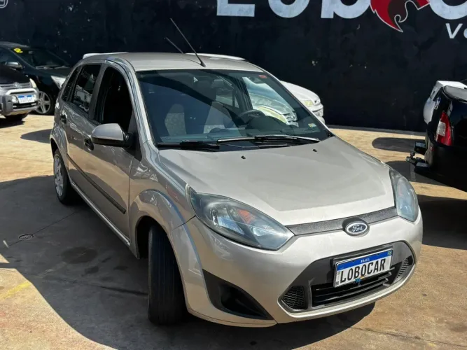 Ford Fiesta 1.0 Rocam SE Plus Hatch 8V Flex 4P Manual 2013