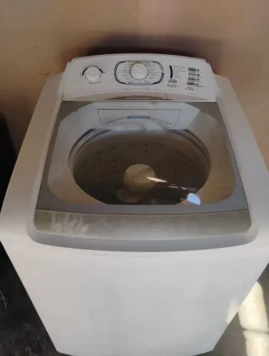 Vendo máquina Electrolux 12 quilos 