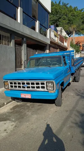 F4000 carroceria