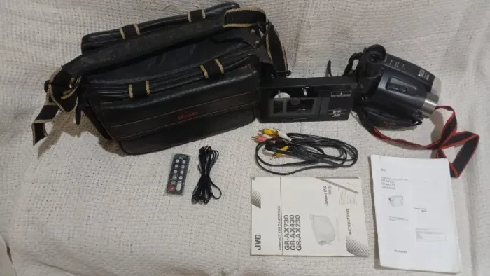 Colecionador: Filmadora JVC Compacta VHS + Acessórios Completos no estado