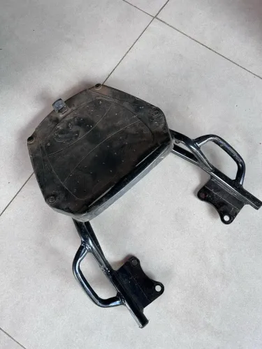 Suporte baú Fazer 250