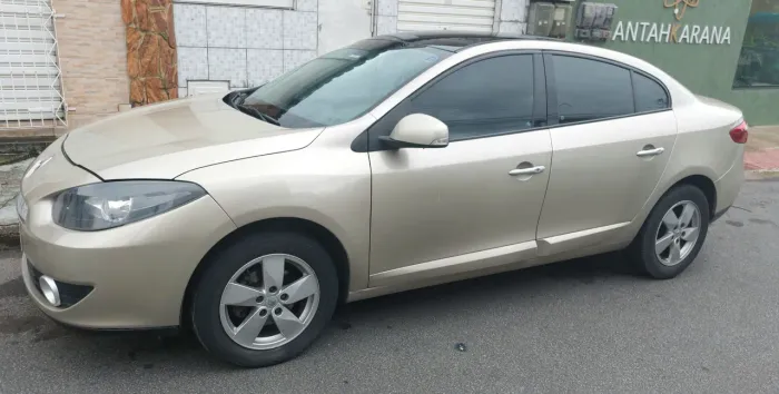 Renault Fluence Sed. Dynamique 2.0 16V Flex Aut. 2013