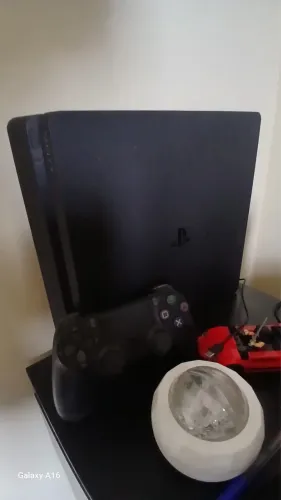 Playstation 4 semi novo