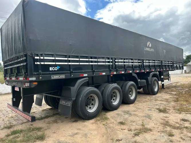Carreta quatro eixos