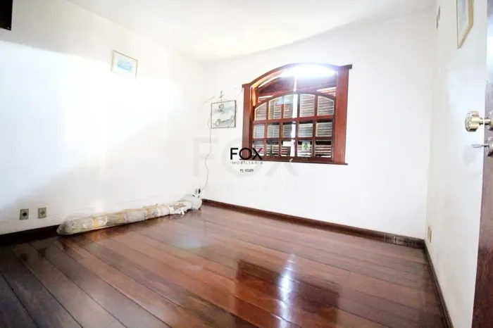 Casa com 4 quartos à venda em Belo Horizonte