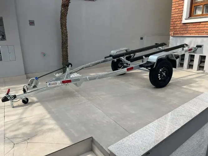 Carretinha de jet ski, galvanizada zero ano 2026 Free Hobby