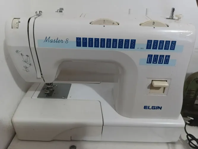 Máquina de costura