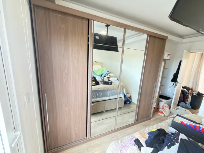 Guarda Roupa Casal com Espelho