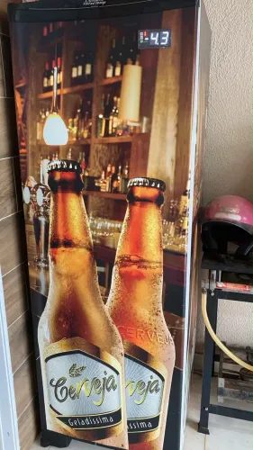 Cervejeira semi-nova