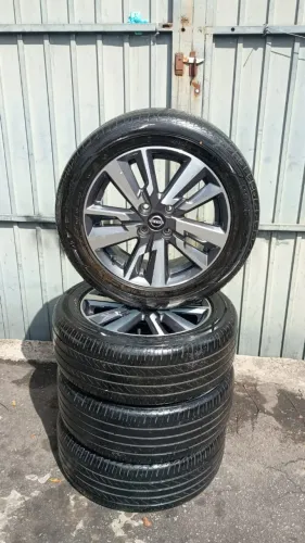Jogo Roda Aro 16 Nissan Versa Kicks March + Pneus 205/55 R16 Originais 4x100
