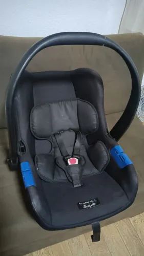 Bebê conforto Burigotto preto completo