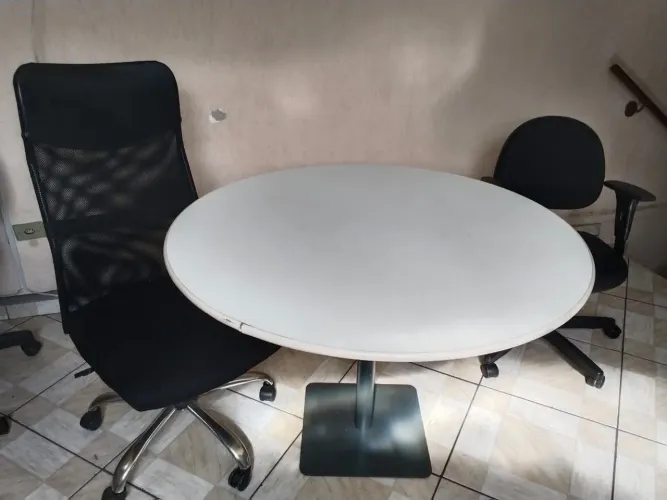 Mesa e cadeira escritorio