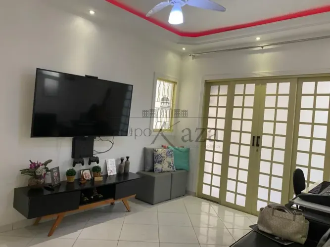 Casa - Cidade Morumbi - 3 Dormitórios - 112m².