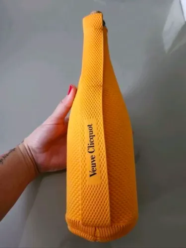 Garrafa de champagne veuve clicquot brut