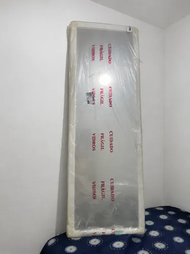 Espelho (NOVO NA EMBALAGEM) com moldura de 2m X 70cm / porta guarda roupa