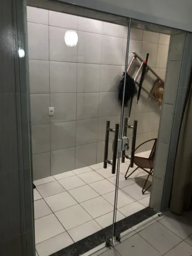 Vendo Porta de Vidro Completa