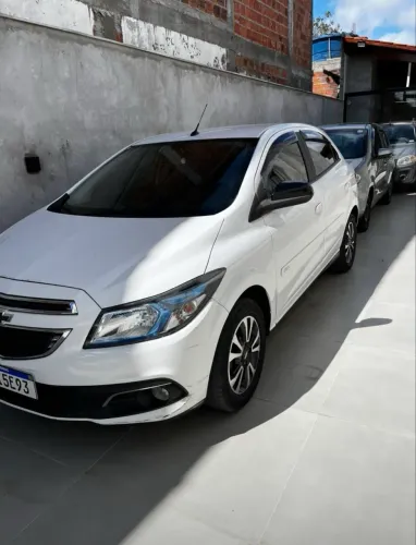 Chevrolet Onix Hatch LTZ 1.4 8V Flex Power Mec. 4P 2015