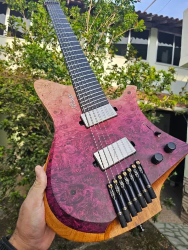 Guitarra Atlanti Headless 7 Cordas Multiscale