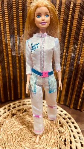 Barbie Astronauta da Mattel Avaria de mordidas