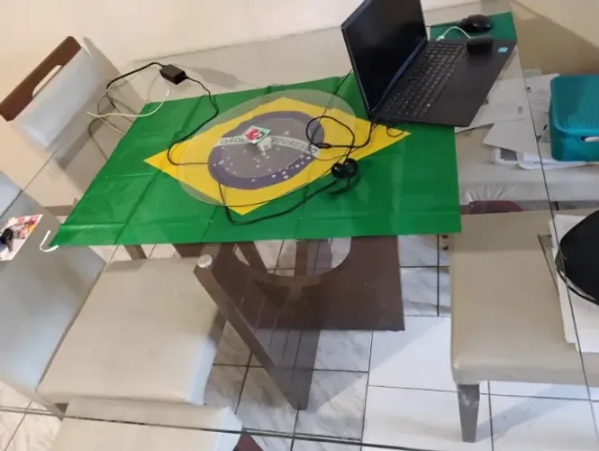 Mesa de jantar de vidro quadrada 1,4m x 1,4m + 6x Cadeiras