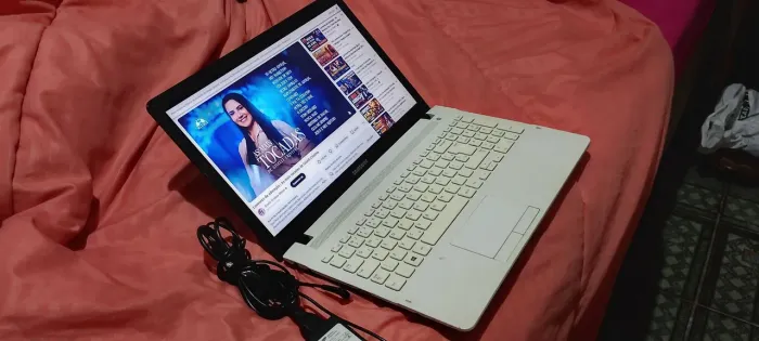 Notebook Samsung core i5 hd 500 4gb bateria boa 