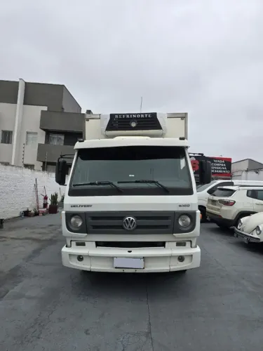 VW 8-160 Camara Fria -5C Baú 5 metros