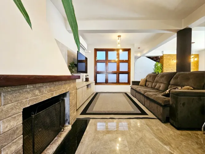 Casa bem localizada próximo ao fórum