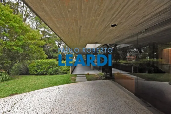 CASA ASSOBRADADA - CIDADE JARDIM - SP