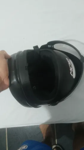 Capacete 90 reais nunca usado