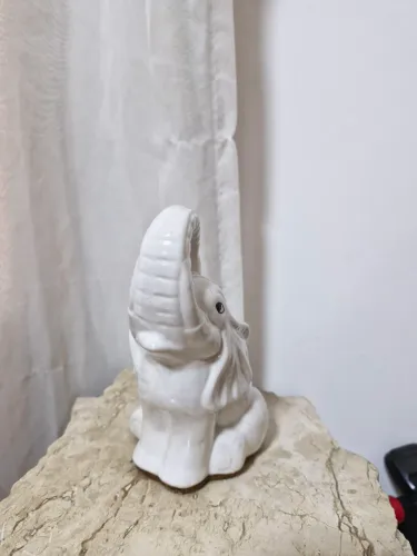 Elefante porcelana década 50 branco