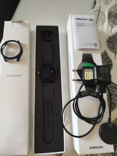 SAMSUNG SMARTWATCH 4