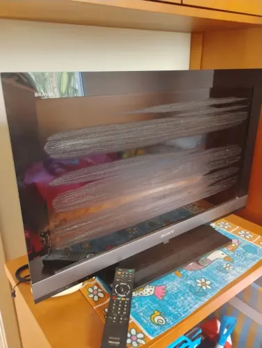 Tv Sony brava 32 polegadas funciona tudo normal, somente a tela que está com havaria