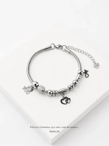 Pulseira feminina aço inox com berloques.