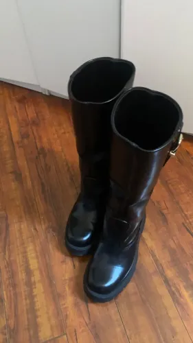 Bota feminina tratorada cano longo