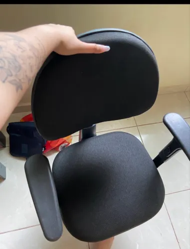 Cadeira de escritório com rodinhas 