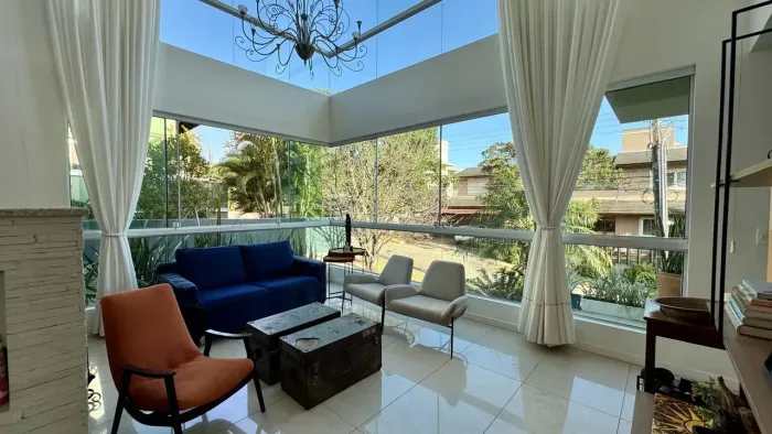 Casa de condomínio para venda possui 280 metros quadrados com 3 quartos