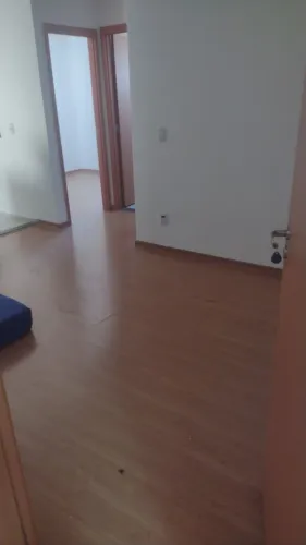 ALUGO APARTAMENTO NO BAIRRO TIRADENTES