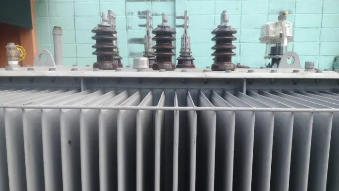 Transformador trifásico 300kva, 13800/380v