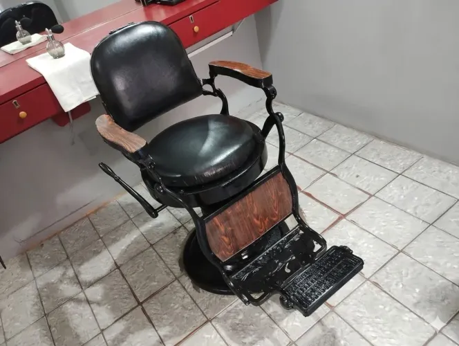 CADEIRA DE SALÃO VINTAGE