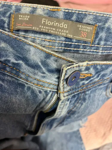 Calça jeans Florinda N38 forma grande